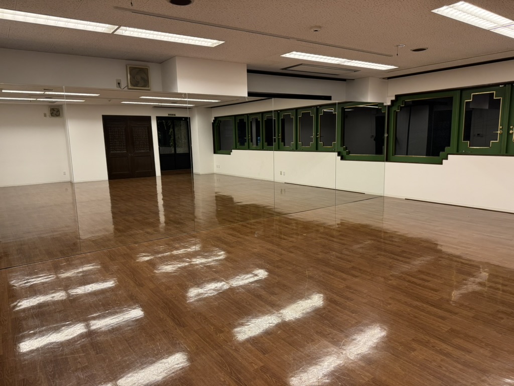 Mirrors and open floor in the second-floor studio